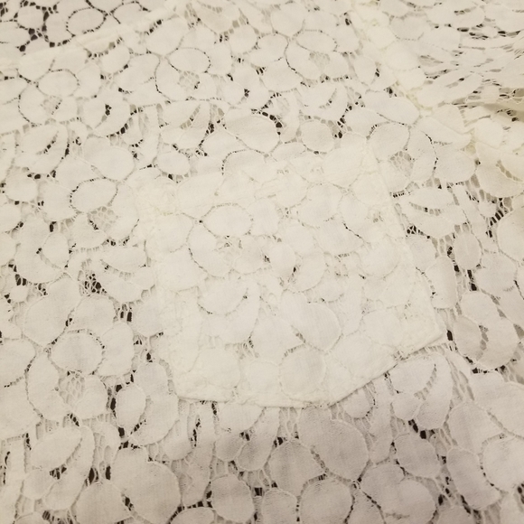 Gap lace t-shirt size S - Picture 3 of 4